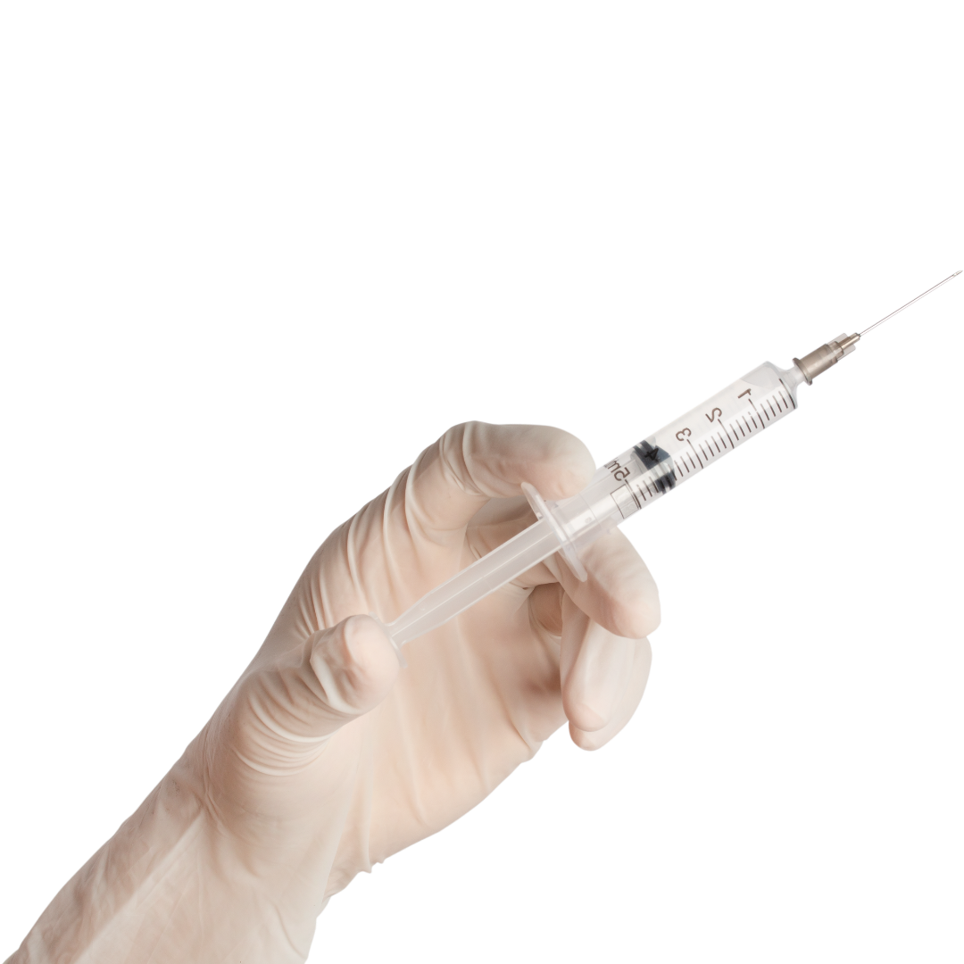 Mão com luva segurando seringa para infiltração articular com ácido hialurônico