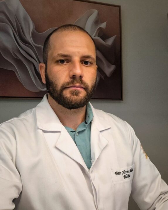 Sobre-o-dr-vitor-hugo-medico-ortopedista-manhuacu-mg